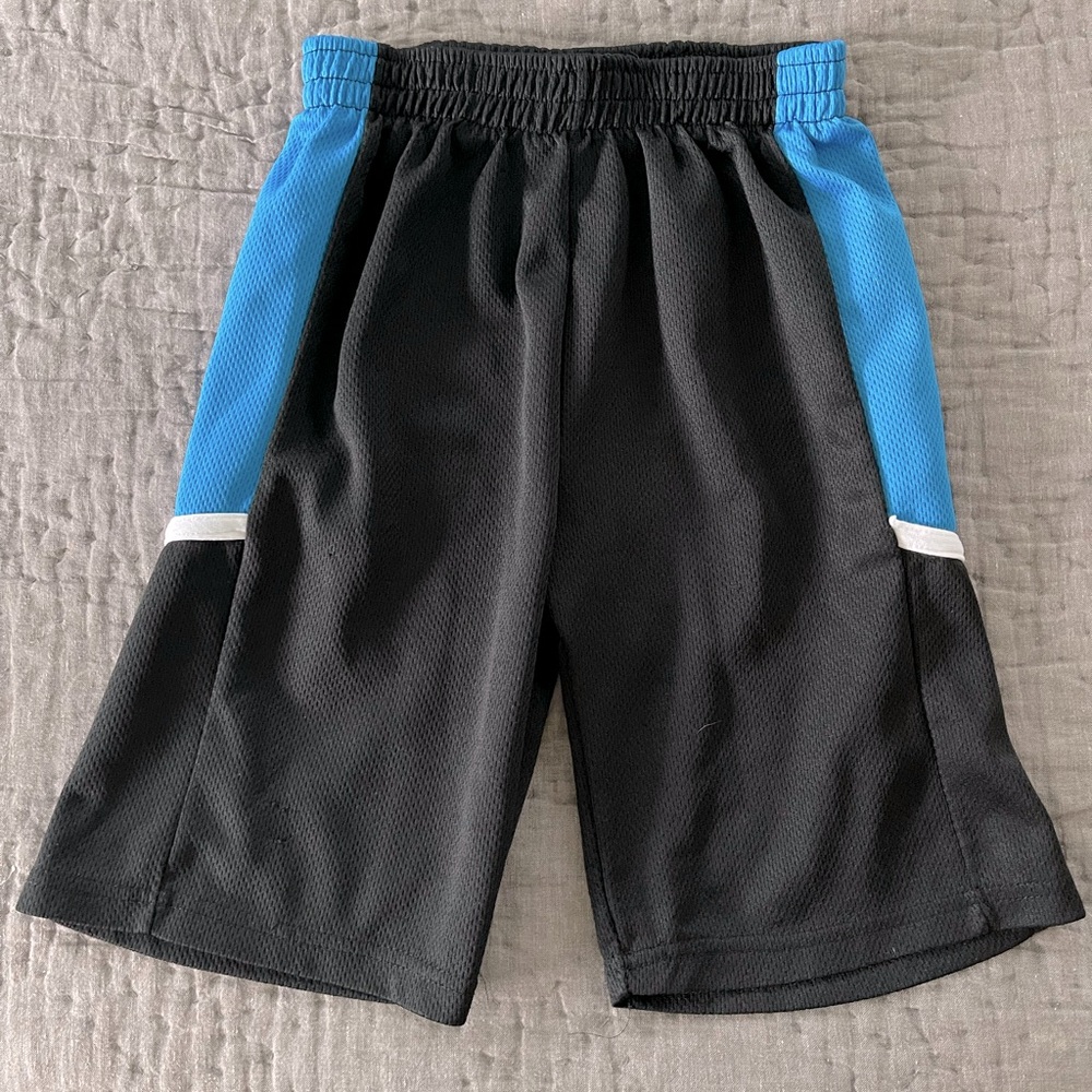 New Balance Black Blue Boys’ Athletic Shorts Elastic Waist No Pockets Size 8